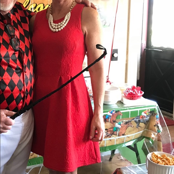 Francesca’s simple little red dress - Picture 11 of 11